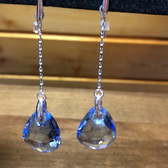 Teardrop Blue Crystal Dangling Earrings On Silver Tone Wire - Picture 4 of 9